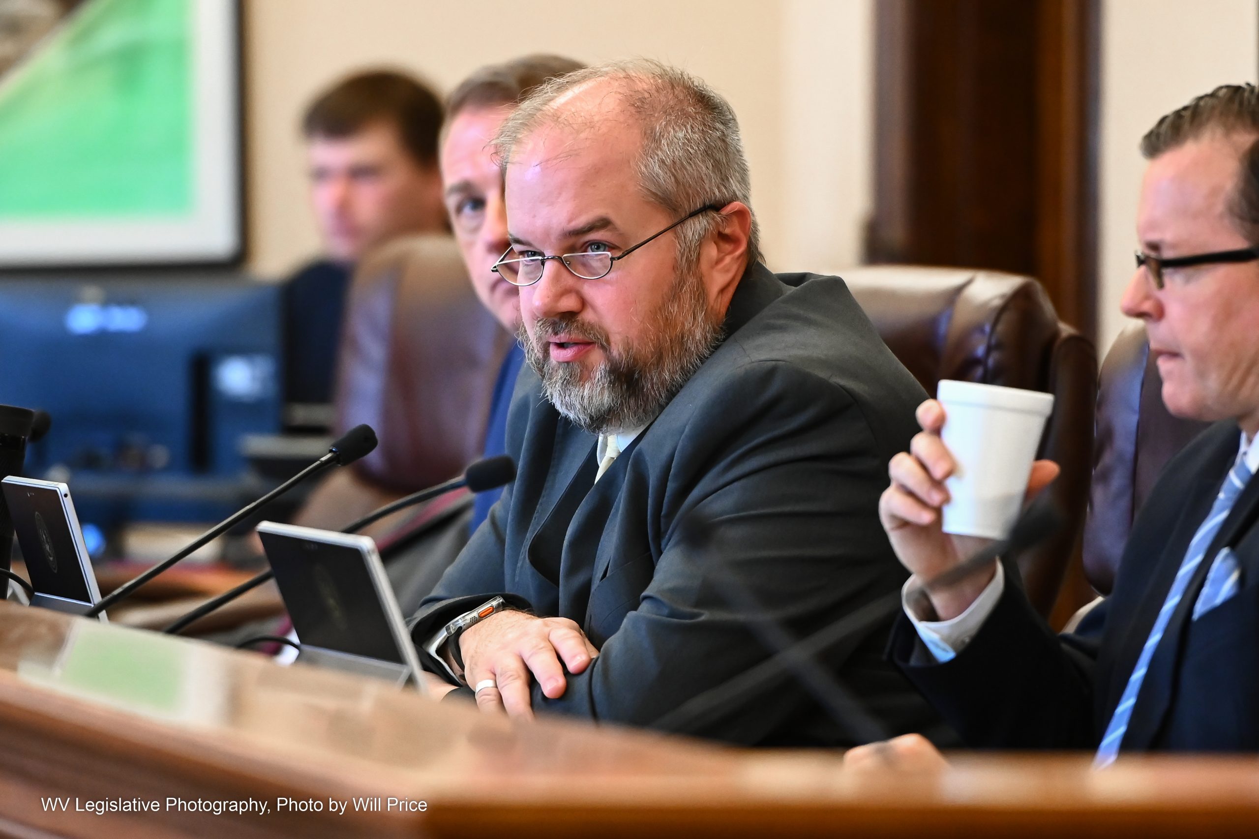 Senate Education approves bill to allow county school boards to hire independent contractors for campus security